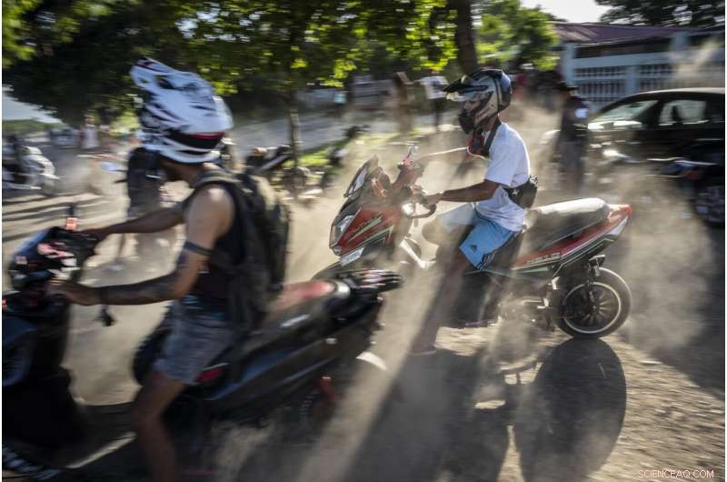 Electric Motorcycles Surge in Havana as Diesel Shortages Persist