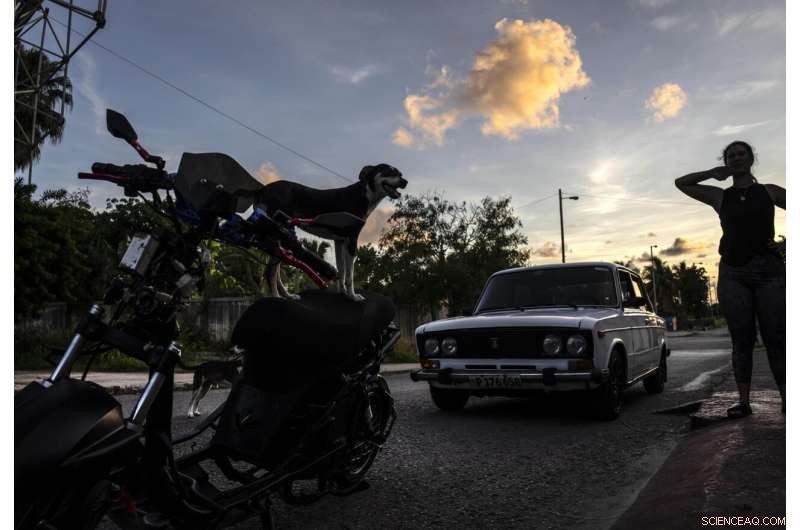 Electric Motorcycles Surge in Havana as Diesel Shortages Persist
