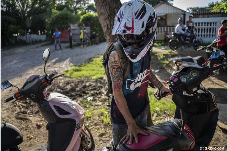 Electric Motorcycles Surge in Havana as Diesel Shortages Persist
