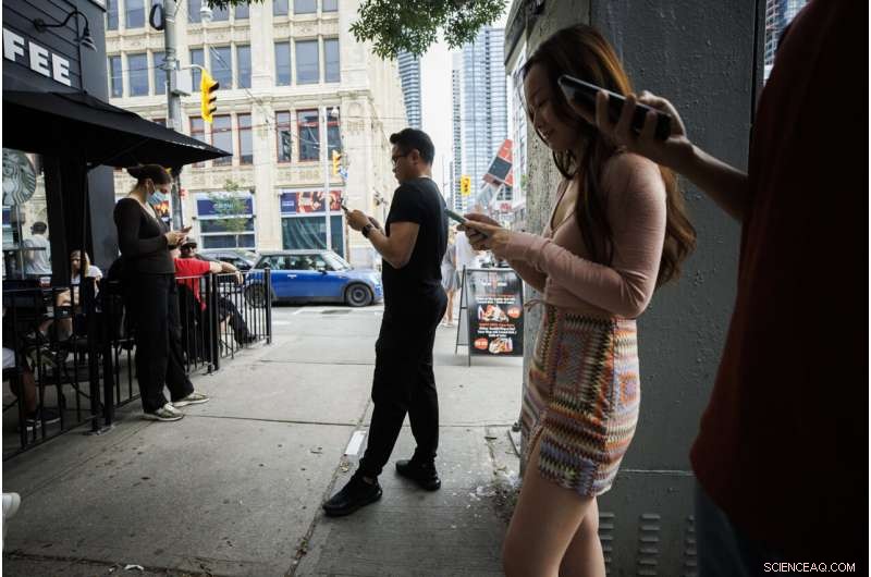 Canada Telecom Executives Summoned Amid Nationwide Service Outage