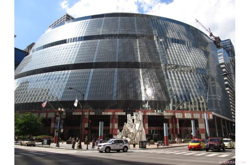 Google Eyes Purchase of Chicago’s Iconic James R. Thompson Center