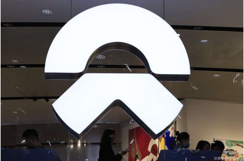 NIO Confirms Fatal Testing Incident: Two Employees Die After Vehicle Falls from Shanghai Parking Structure