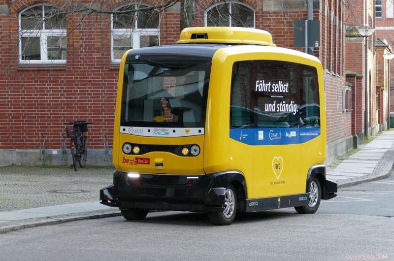 How Memory-Enhanced AI Improves Self-Driving Car Navigation