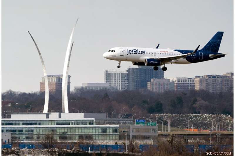 Verizon & AT&T Postpone 5G Rollout Near Airports Amid Airline Safety Concerns