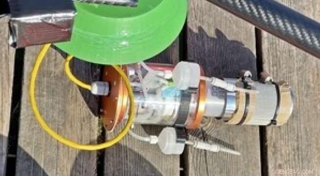 Imperial College s Dual-Robot Drone Flies and Dives for Aquatic Environmental Monitoring