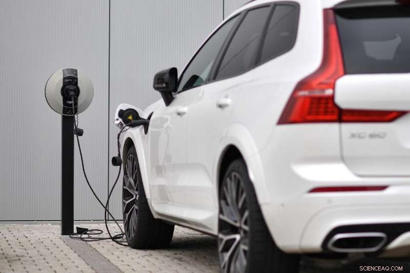 UK Ends £1,500 Subsidy for New Plug‑in Cars, Redirects Support to Other EVs