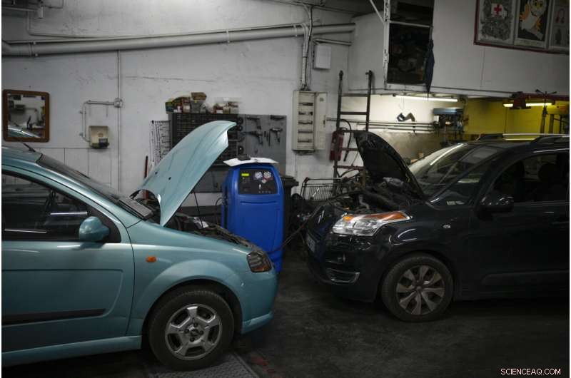 EU Parliament Approves 2035 Ban on Combustion‑Engine Cars, Aims to Cut Greenhouse Gases 55% by 2030