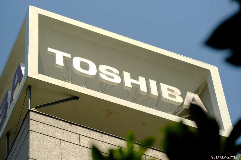 Toshiba in Early Negotiations with 10 Buyout Firms Over Potential Privatization