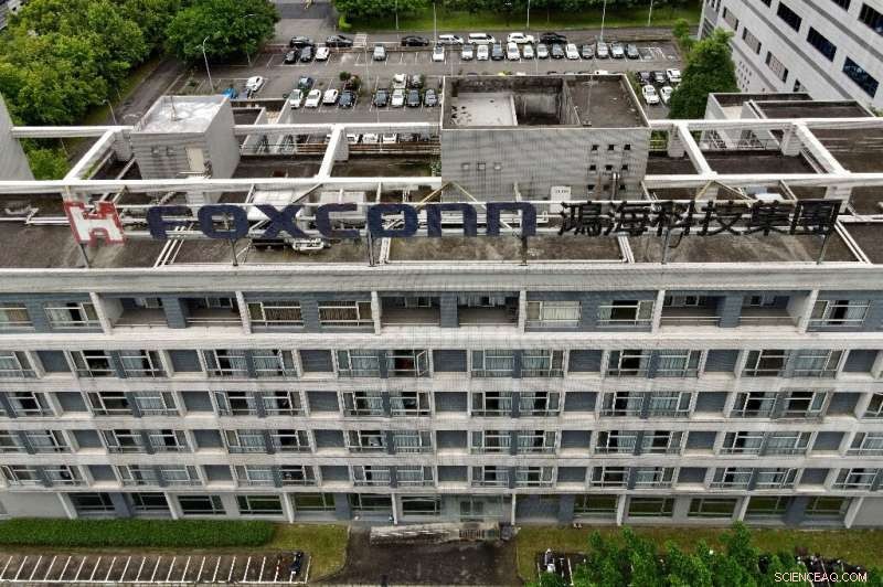 Foxconn, Apple s Key Supplier, Reports Limited Disruption from China s Lockdowns