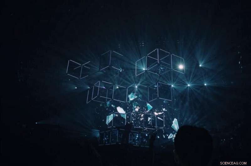 Interactive Tools Empower Users to Become Independent Big Data Journalists