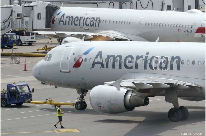American Airlines: Q1 Loss Details & Future Outlook