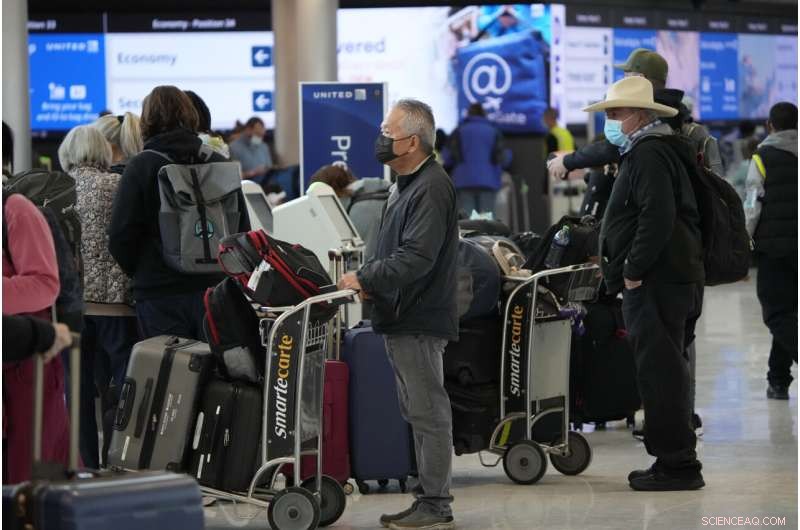 United Airlines Reports First-Quarter Loss, Forecasts Second-Quarter Profitability