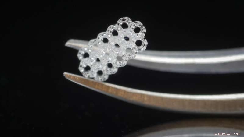 Light-Driven 3D Printing Creates High-Quality Glass Microstructures