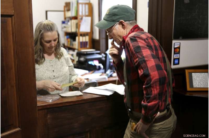 US Broadband Expansion: Challenges and Delays in Rural Areas