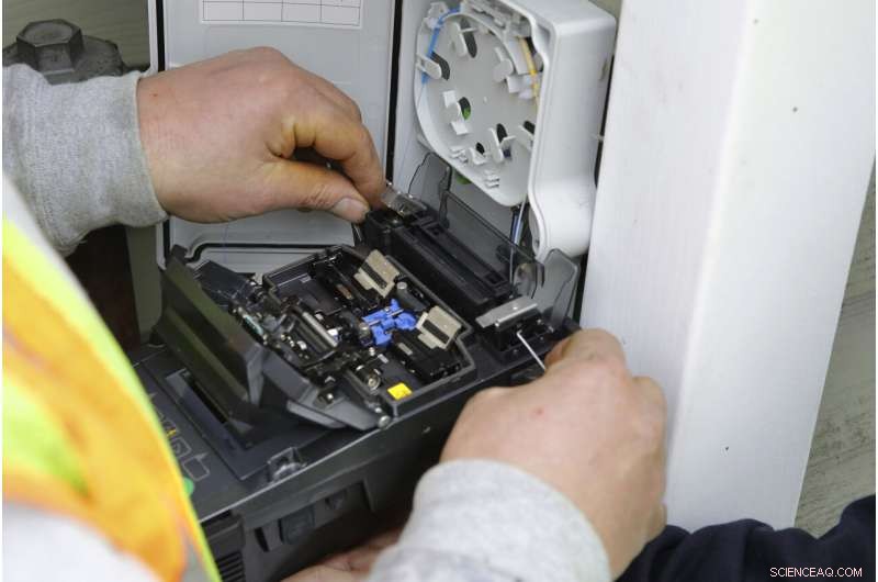 US Broadband Expansion: Challenges and Delays in Rural Areas