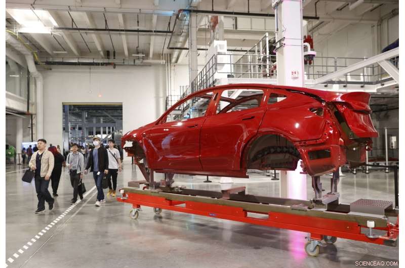 Elon Musk Confirms Tesla s Development of a Dedicated Robotaxi Vehicle