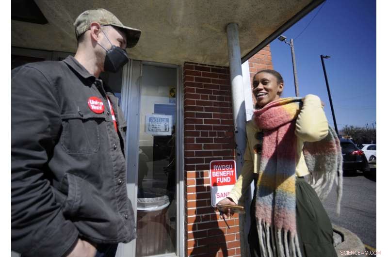 Staten Island Amazon Warehouse Union Election Aims for Historic First