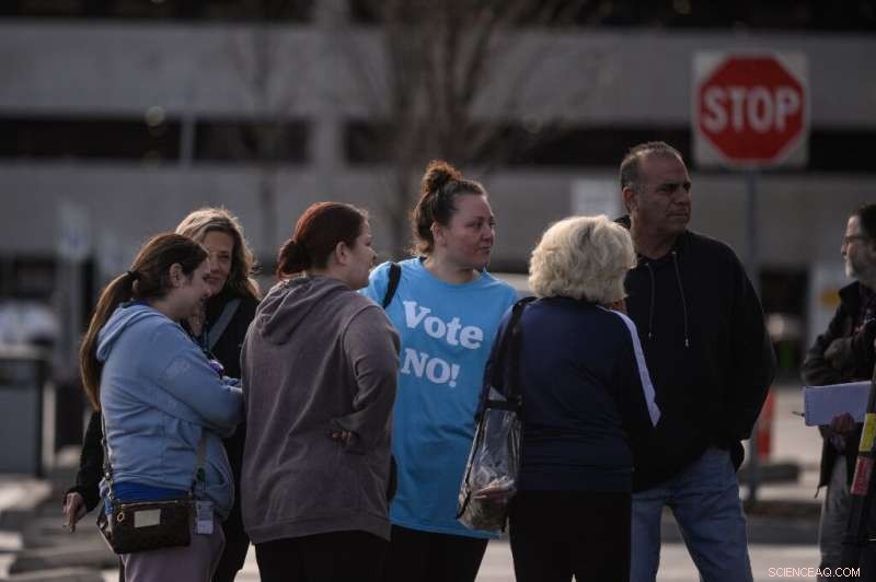 Amazon s Historic Union Vote Begins in Staten Island, New York