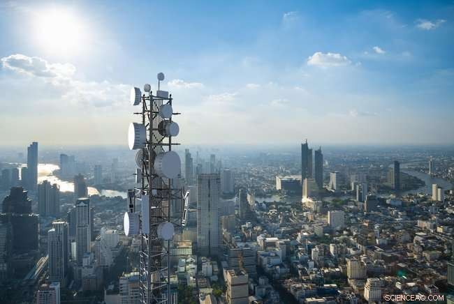 Optimizing Mobile Networks: Reduce Transmission Power with High-Gain Focused Antennas