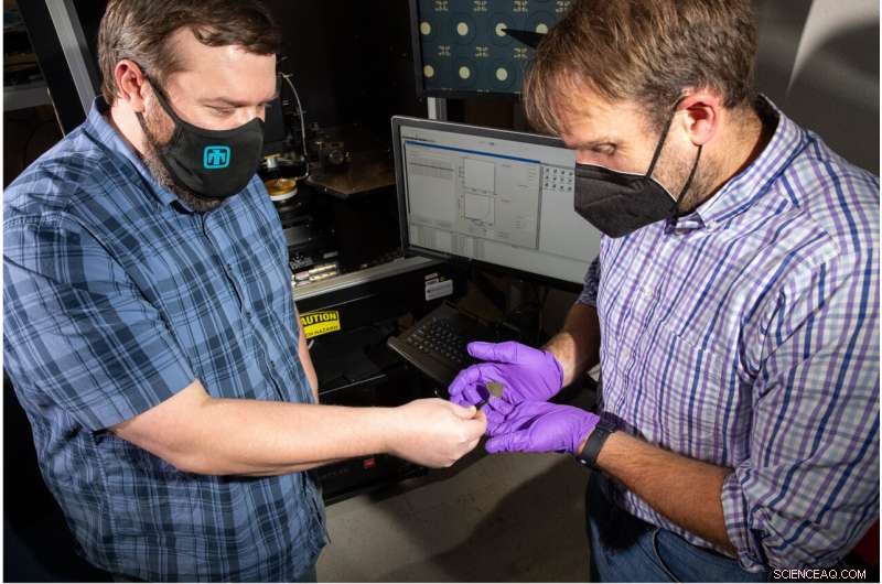 Sandia National Laboratories  Ultrafast Device Shunts 6,400 Volts to Protect Power Grids from EMPs