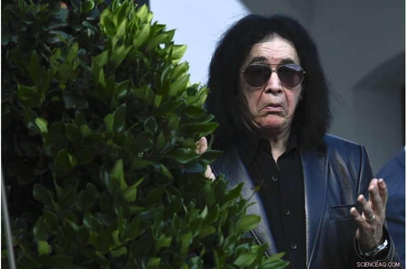 Elon Musk Challenges UAW to Hold Union Vote at Tesla Fremont Factory