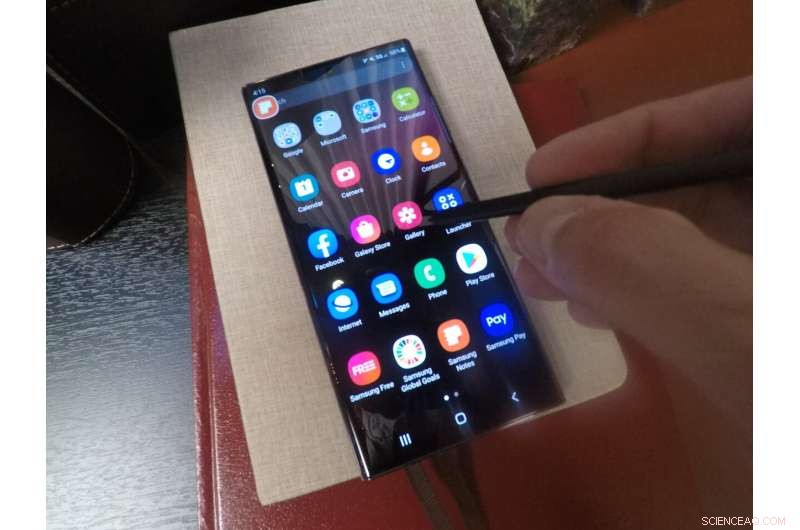 Samsung Galaxy S22 Ultra with S-Pen: A Strategic Move to Reclaim Premium Smartphone Market