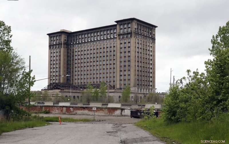 Google and Ford Partner to Transform Detroit Train Station into Research Hub for Electric and Autonomous Vehicles