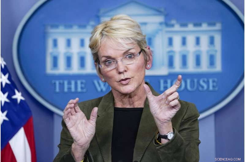 Biden Administration Revives $1 Billion Clean Energy Loan Guarantee to Fund Renewable Projects