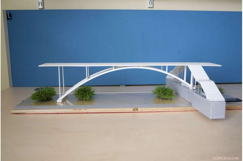 Nature-Inspired Arch Bridges: Warwick s Constant Stress Design for Superior Robustness