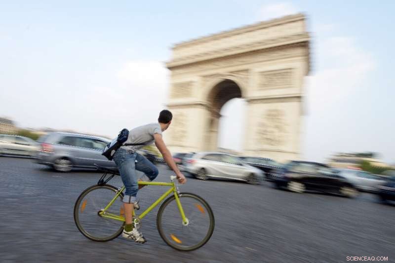 France Mandates Car Ads to Promote Cycling and Public Transport for Lower Emissions