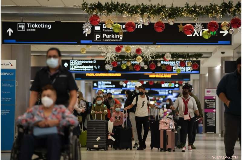 Holiday Travel Chaos: Omicron Surge and Winter Storms Cause Fourth Day of Flight Cancellations