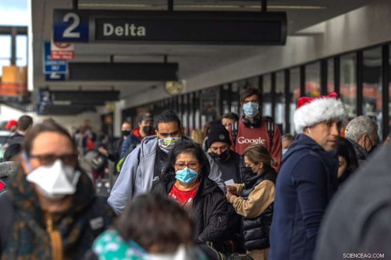 Christmas Travel Crisis: Over 7,000 Flights Canceled as Omicron and Storms Disrupt Holidays