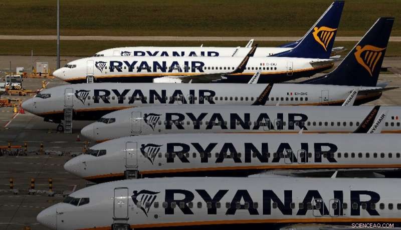 Ryanair Doubles Annual Loss Forecast Amid Omicron Variant Disruptions