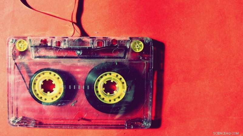 Expert Guide to Detecting Fake Voice Recordings and Deepfakes