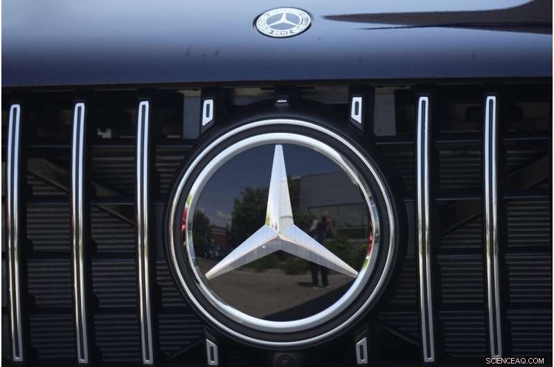 Tesla Allows In-Motion Gaming as Mercedes Recalls Over Similar Safety Risk