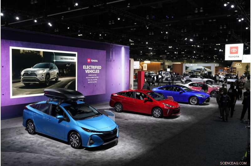 Los Angeles Auto Show Returns with Electric Vehicle Focus, Featuring 2023 Subaru Solterra EV