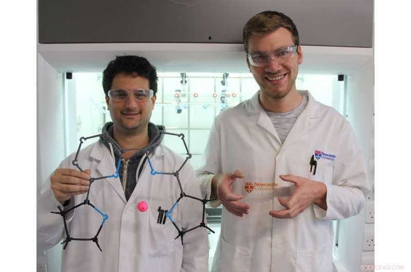 Breakthrough Light-Powered Technology Enhances Solar Energy Sustainability