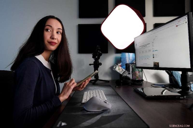 The Rise of Finfluencers: Investment Advice on TikTok