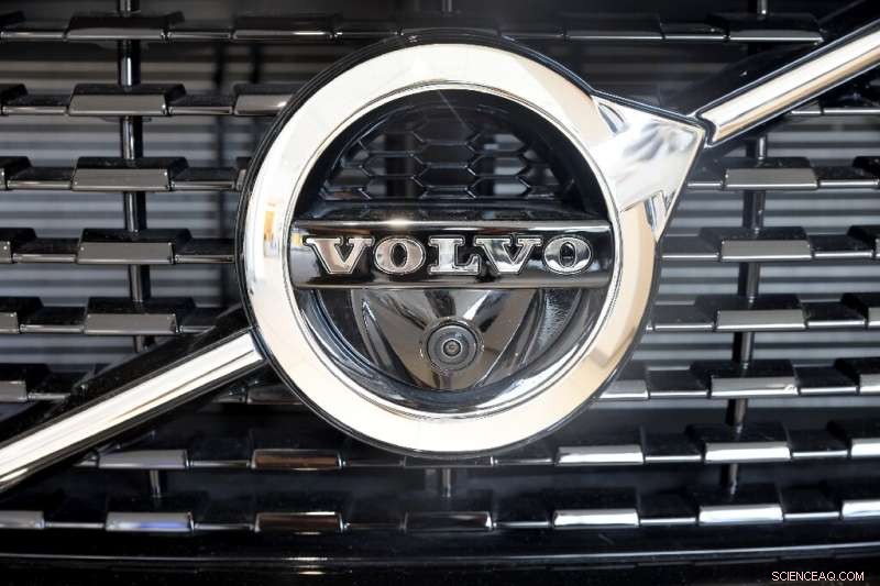 Volvo Cars Shares Rise Nearly 10% in Strong IPO Debut on Stockholm Exchange