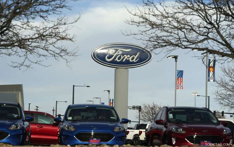 Global Chip Crisis Slashes Ford and GM Q3 Profits Amid Sales Decline