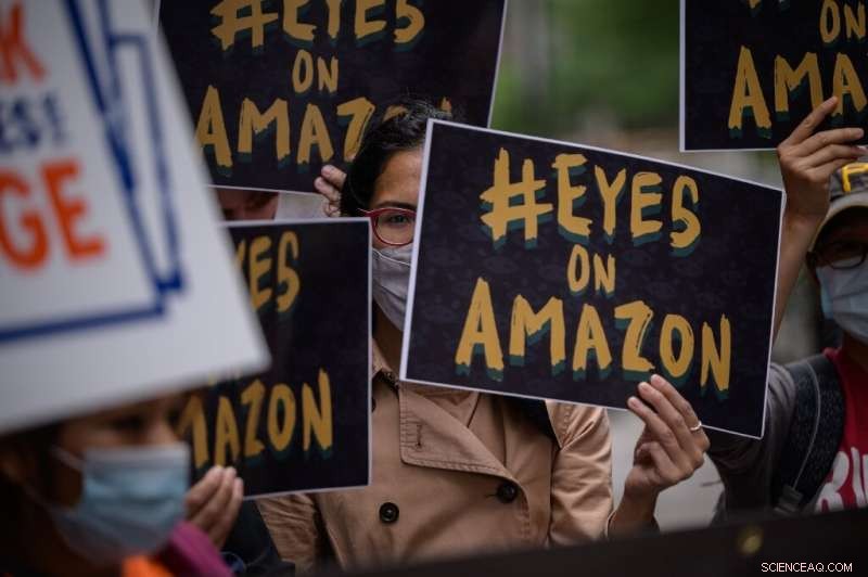 Amazon Staten Island Warehouse Workers File for Union Recognition in Historic Bid