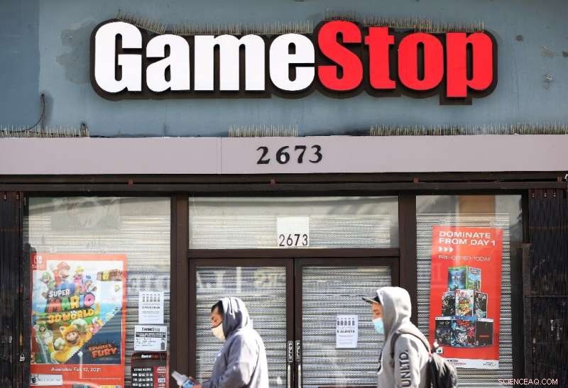 SEC Report Probes  Game-Like  Trading App Features After GameStop Frenzy