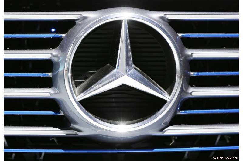 Daimler AG Shareholders to Vote on Strategic Spinoff of Truck Business from Mercedes-Benz