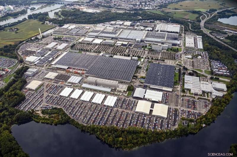 Daimler AG Shareholders to Vote on Strategic Spinoff of Truck Business from Mercedes-Benz