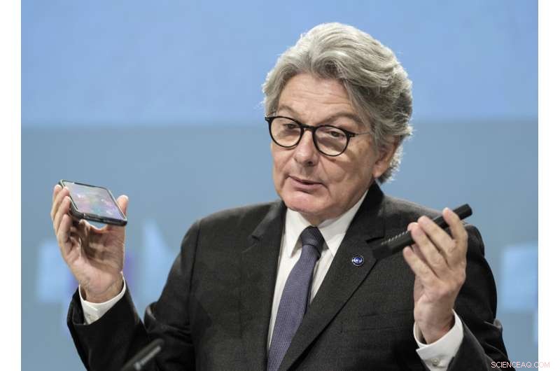 EU Mandates Universal Charging Port for All Smartphones