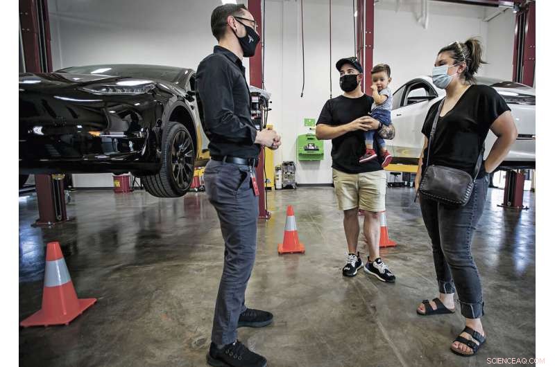 Tesla Opens First Store on Tribal Land, Bypassing State Dealership Laws