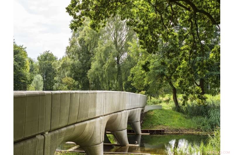 World s Longest 3D-Printed Concrete Bicycle Bridge Opens in Nijmegen