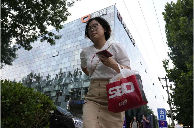 China Regulators Mandate Ride-Hailing Firms to Abandon Unfair Practices