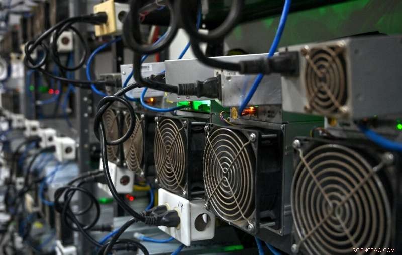 Bitcoin Mining Thrives in Venezuela Amid Economic Crisis Thanks to Low-Cost Power