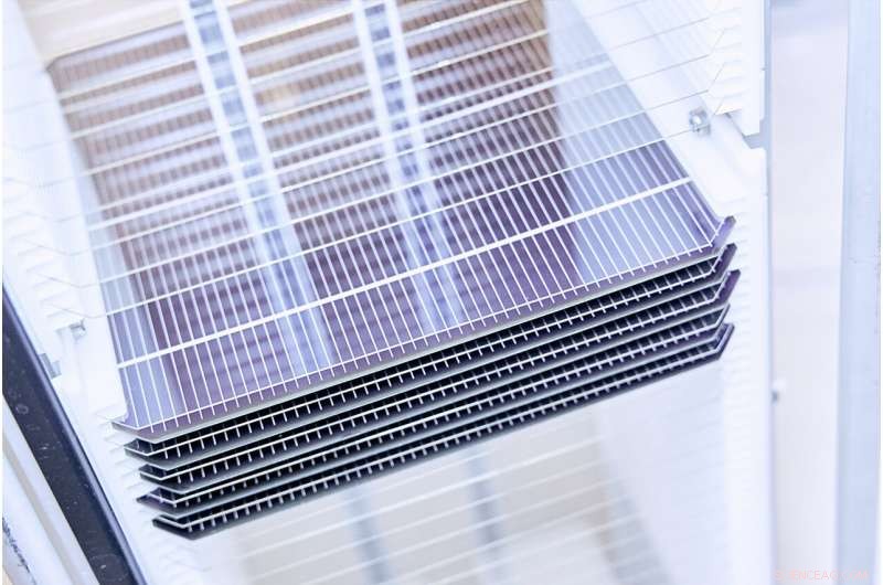 Oxford PV s Perovskite-Silicon Tandem Solar Cells Boost Energy Conversion Efficiency